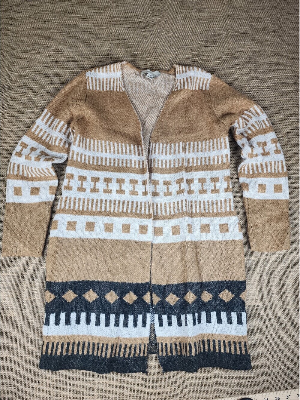 Southwestern / Geometric / Tribal-inspired / Cozy boho Western Size Small